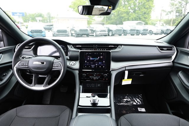 2026 Jeep Grand Cherokee GRAND CHEROKEE LAREDO X 4X2