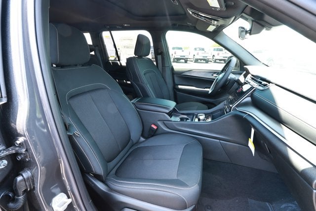 2026 Jeep Grand Cherokee GRAND CHEROKEE LAREDO X 4X2