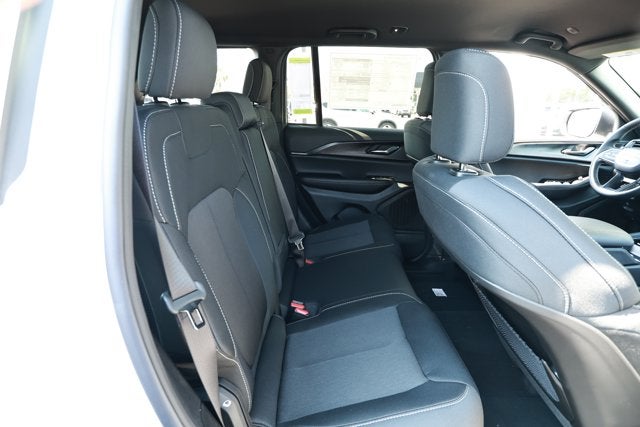 2026 Jeep Grand Cherokee GRAND CHEROKEE LAREDO 4X2