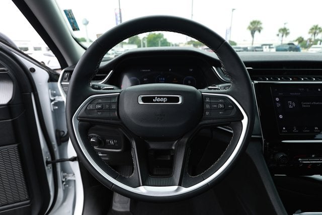 2023 Jeep Grand Cherokee Laredo 4x2