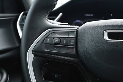 2023 Jeep Grand Cherokee Laredo 4x2