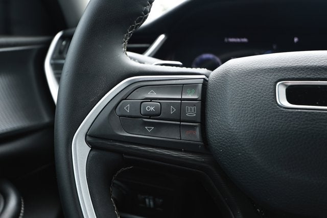 2023 Jeep Grand Cherokee Laredo 4x2
