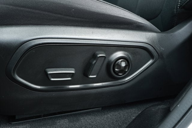 2023 Jeep Grand Cherokee Laredo 4x2