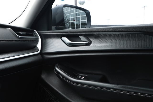 2023 Jeep Grand Cherokee Laredo 4x2
