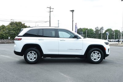2023 Jeep Grand Cherokee Laredo 4x2