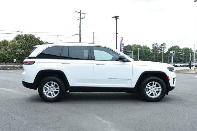 2023 Jeep Grand Cherokee Laredo 4x2