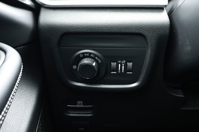 2026 Jeep Grand Cherokee GRAND CHEROKEE LAREDO X 4X2