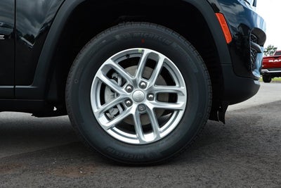 2026 Jeep Grand Cherokee GRAND CHEROKEE LAREDO X 4X2