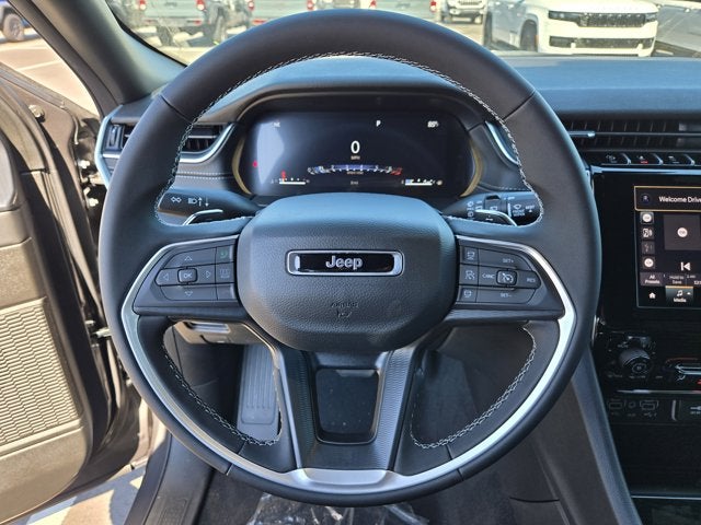 2025 Jeep Grand Cherokee GRAND CHEROKEE LAREDO 4X2