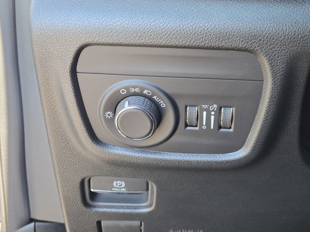 2025 Jeep Grand Cherokee GRAND CHEROKEE LAREDO 4X2