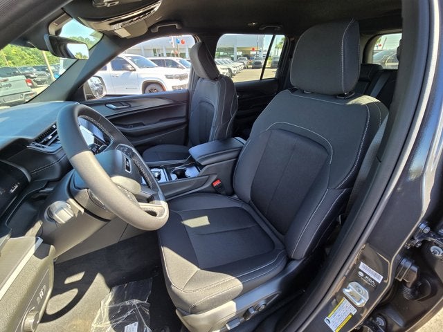 2025 Jeep Grand Cherokee GRAND CHEROKEE LAREDO 4X2