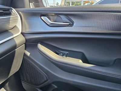 2025 Jeep Grand Cherokee GRAND CHEROKEE LAREDO 4X2