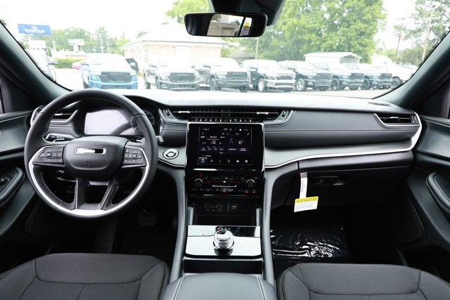 2026 Jeep Grand Cherokee GRAND CHEROKEE LAREDO X 4X2