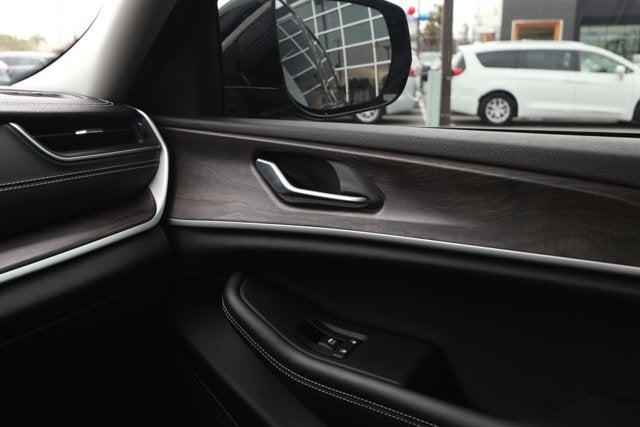 2023 Jeep Grand Cherokee Limited 4x2