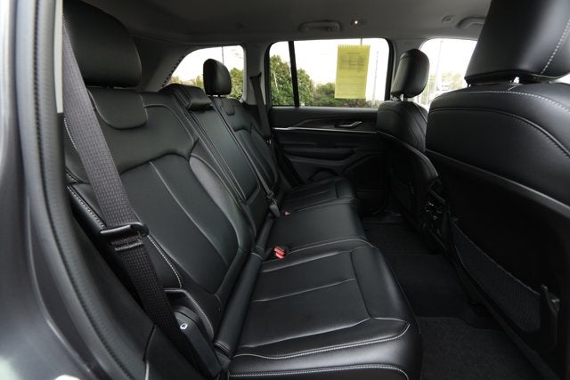 2023 Jeep Grand Cherokee Limited 4x2