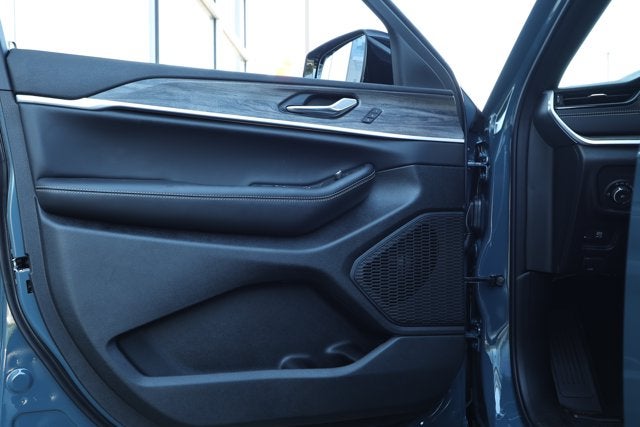2027 Jeep Grand Cherokee GRAND CHEROKEE LIMITED 4X2