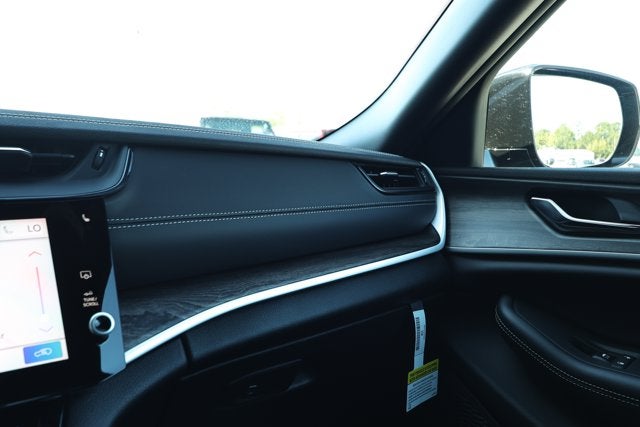 2027 Jeep Grand Cherokee GRAND CHEROKEE LIMITED 4X2