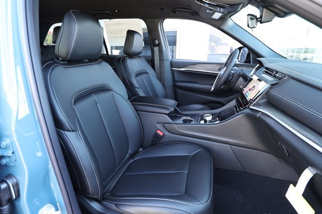 2027 Jeep Grand Cherokee GRAND CHEROKEE LIMITED 4X2