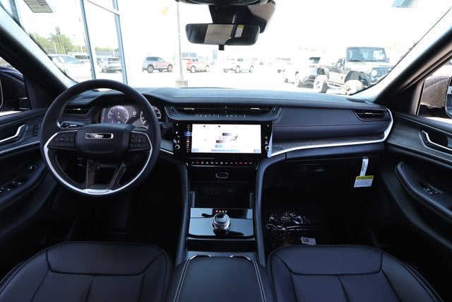 2027 Jeep Grand Cherokee GRAND CHEROKEE LIMITED 4X2