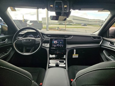 2025 Jeep Grand Cherokee GRAND CHEROKEE LAREDO X 4X4