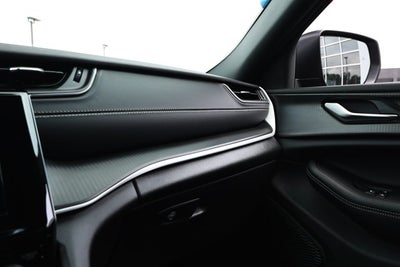 2025 Jeep Grand Cherokee Laredo X 4x4