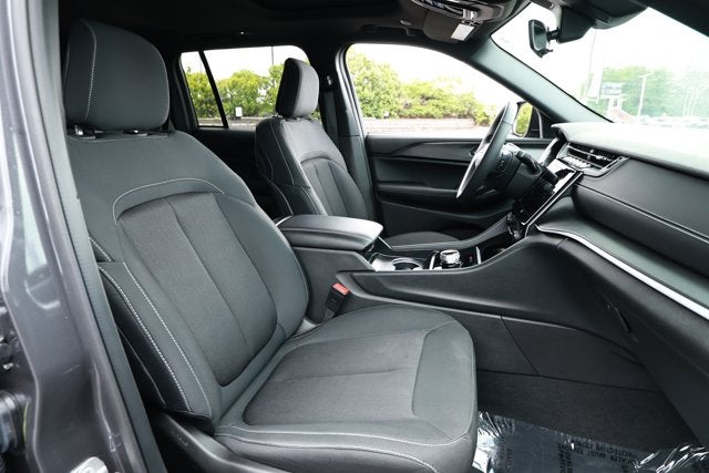 2025 Jeep Grand Cherokee Laredo X 4x4