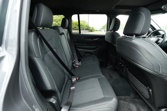 2025 Jeep Grand Cherokee Laredo X 4x4
