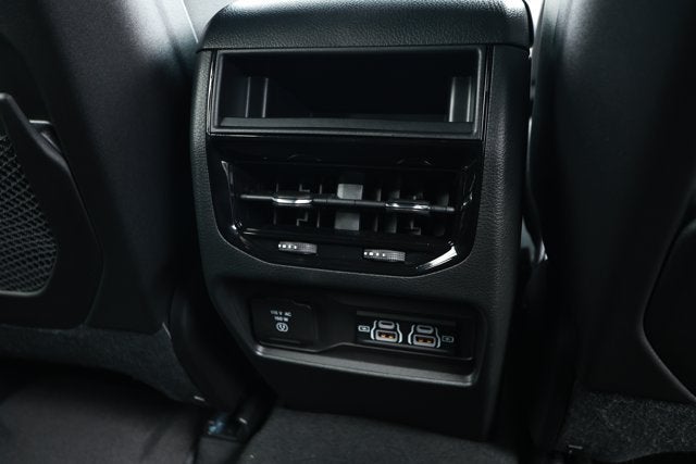 2025 Jeep Grand Cherokee Laredo X 4x4