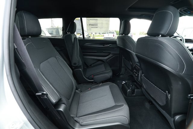 2026 Jeep Grand Cherokee GRAND CHEROKEE L LAREDO X 4X2