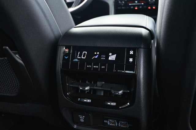 2026 Jeep Grand Cherokee GRAND CHEROKEE L LAREDO X 4X2