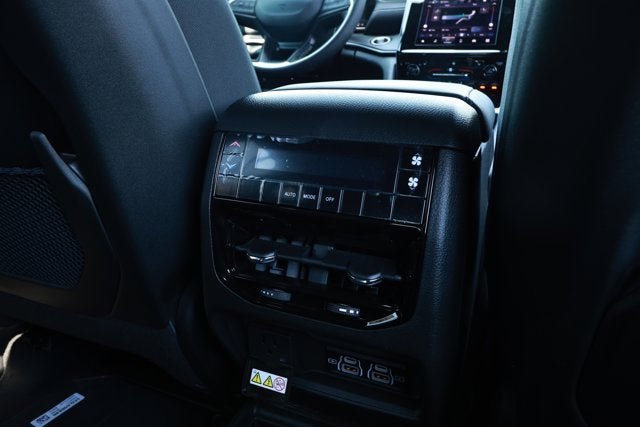 2026 Jeep Grand Cherokee GRAND CHEROKEE L LAREDO X 4X2
