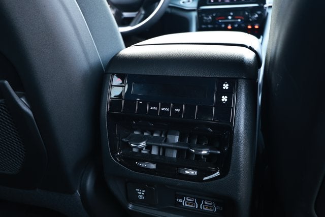 2026 Jeep Grand Cherokee GRAND CHEROKEE L LAREDO X 4X2