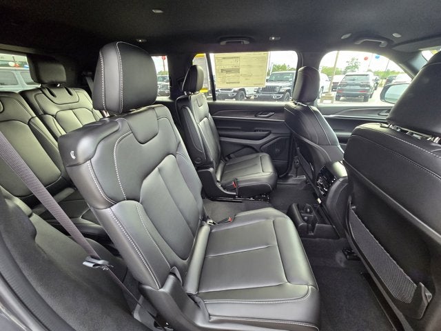 2025 Jeep Grand Cherokee GRAND CHEROKEE L LIMITED 4X2