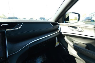 2025 Jeep Grand Cherokee GRAND CHEROKEE L LIMITED 4X2