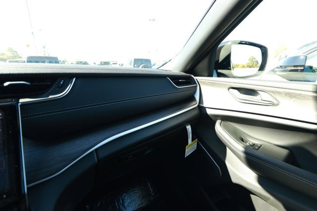 2025 Jeep Grand Cherokee GRAND CHEROKEE L LIMITED 4X2