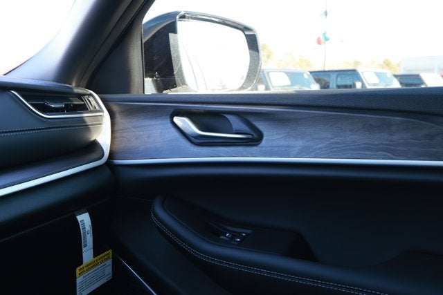 2025 Jeep Grand Cherokee GRAND CHEROKEE L LIMITED 4X2