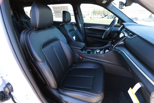 2025 Jeep Grand Cherokee GRAND CHEROKEE L LIMITED 4X2