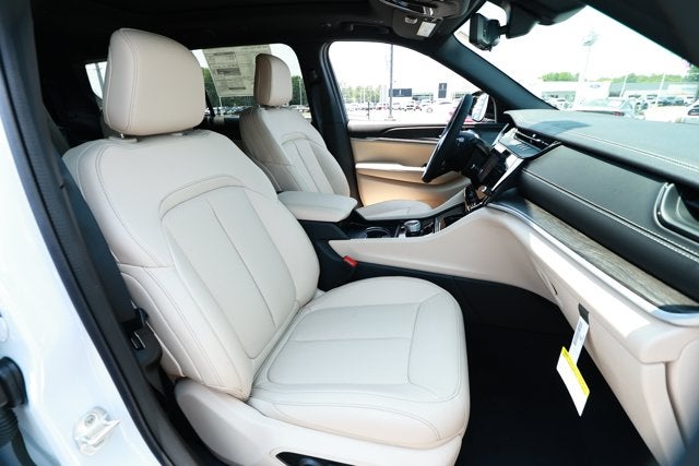 2026 Jeep Grand Cherokee GRAND CHEROKEE L LIMITED 4X2