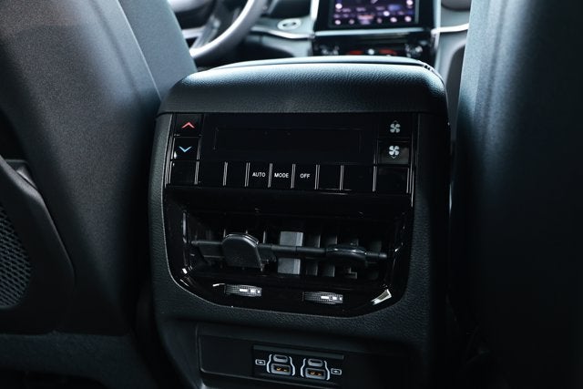 2026 Jeep Grand Cherokee GRAND CHEROKEE L LAREDO 4X4