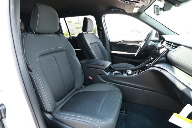 2026 Jeep Grand Cherokee GRAND CHEROKEE L LAREDO 4X4