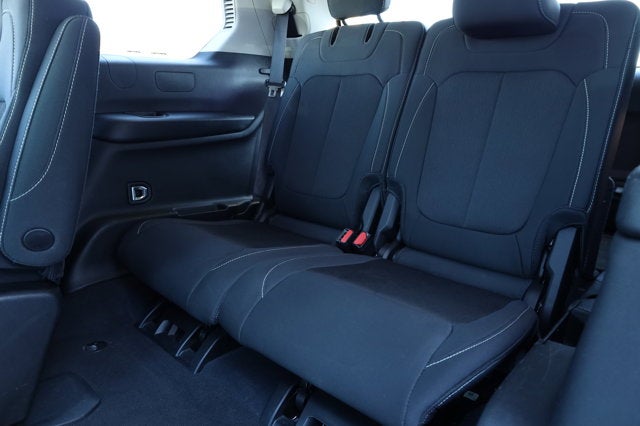 2023 Jeep Grand Cherokee L Laredo 4x4