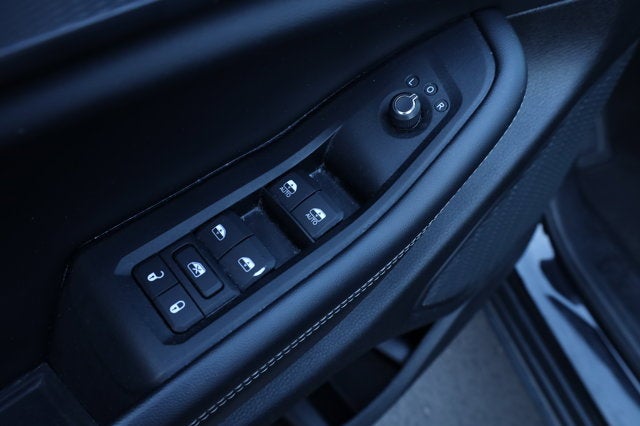 2023 Jeep Grand Cherokee L Laredo 4x4