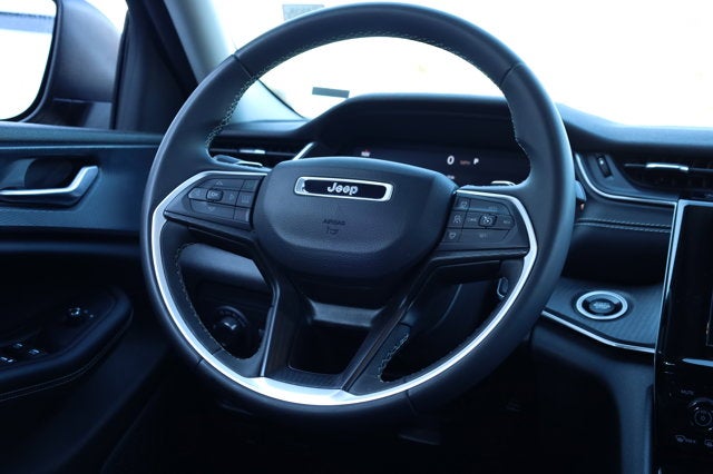 2023 Jeep Grand Cherokee L Laredo 4x4