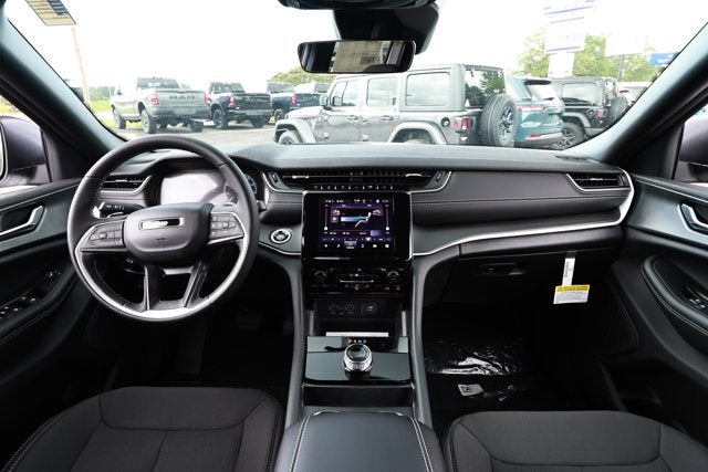 2026 Jeep Grand Cherokee GRAND CHEROKEE L LAREDO X 4X4