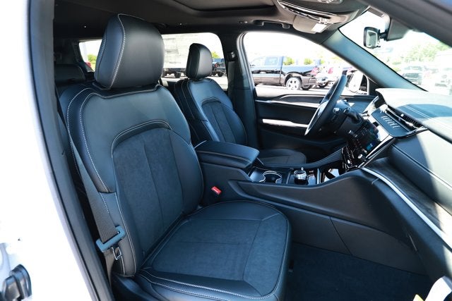 2026 Jeep Grand Cherokee GRAND CHEROKEE L LAREDO ALTITUDE 4X4