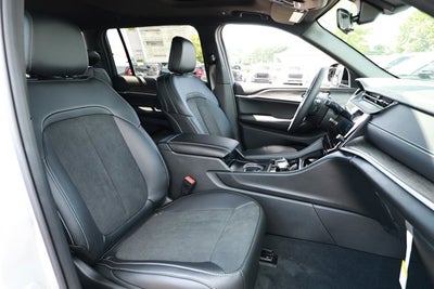 2026 Jeep Grand Cherokee GRAND CHEROKEE L LAREDO ALTITUDE 4X4
