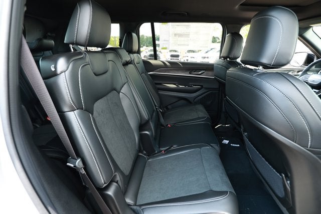 2026 Jeep Grand Cherokee GRAND CHEROKEE L LAREDO ALTITUDE 4X4