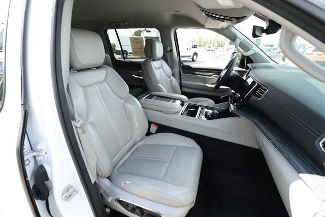 2024 Jeep Wagoneer L Series II 4x2