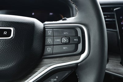 2024 Jeep Wagoneer L Series II 4x2
