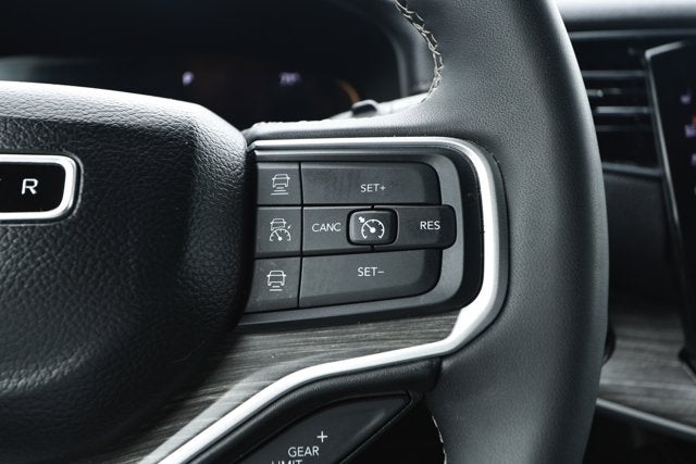 2024 Jeep Wagoneer L Series II 4x2